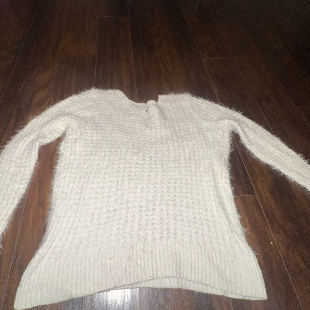 Super Stylish LC Lauren Conrad White Sweater!! Brand new and never worn!!